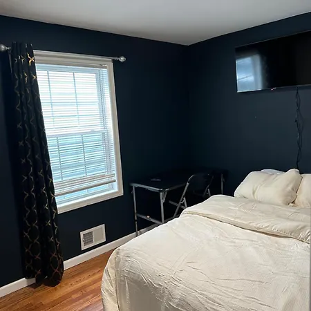 Fidelia Crystal Room, Queen Bed Minutes From Newark Liberty International Airport And Newark Penn Station Irvington Exterior photo