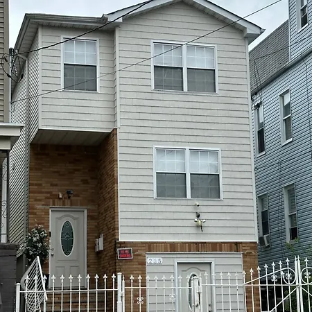 Fidelia Crystal Room, Queen Bed Minutes From Newark Liberty International Airport And Newark Penn Station Irvington Exterior photo
